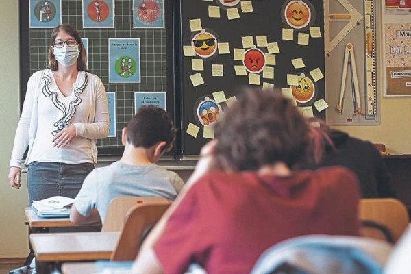 Gremios exigen vacunas para docentes y alumnos