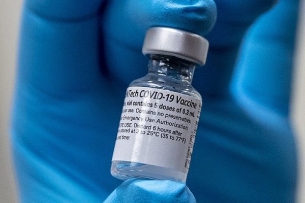 Pfizer retrasa el suministro a Europa de sus vacunas contra el coronavirus