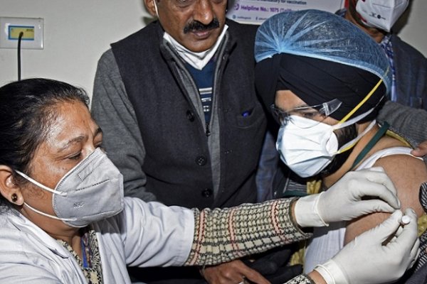India inició la campaña de vacunación más grande del mundo