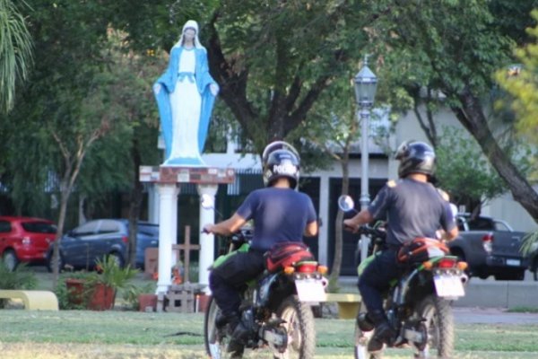 Despejan plazas por aglomeraciones y controlan el uso de barbijos