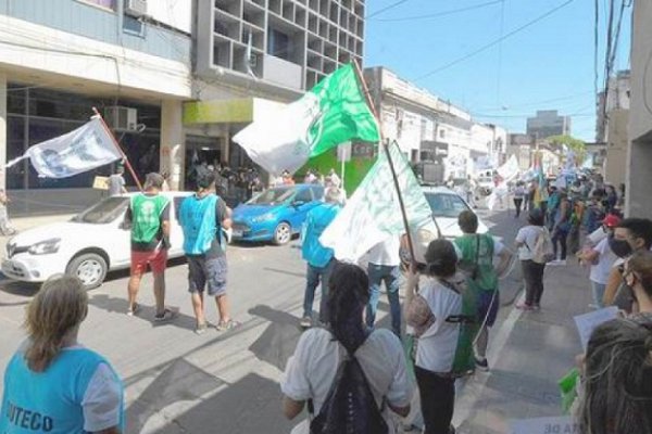 Docentes piden debatir paritarias, de cara a la presencialidad