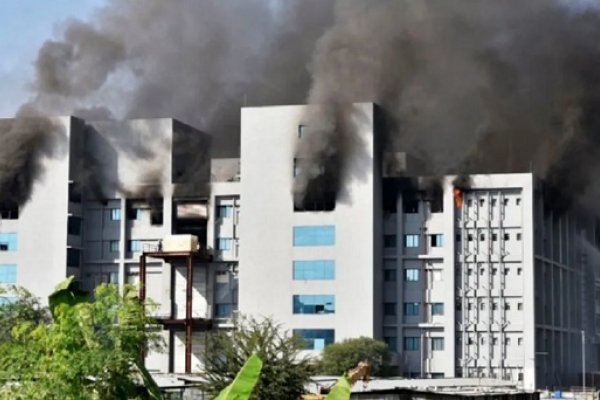 Se incendió una planta del mayor fabricante del vacunas del mundo en India