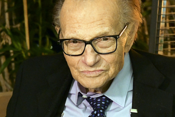 Murió por coronavirus el legendario presentador estadounidense Larry King