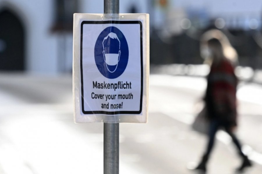 Alemania prohíbe los barbijos de tela en espacios públicos