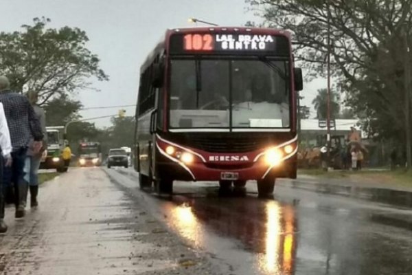 Tras las intensas precipitaciones comienzan a circular los colectivos urbanos