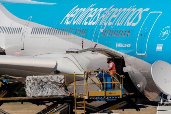 Aerolíneas partirá esta noche para buscar nuevas partidas de la vacuna Sputnik V