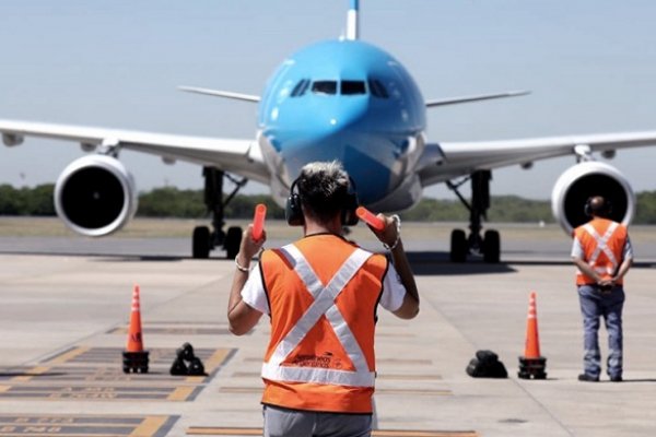 Arriba este mediodía a Moscú el nuevo vuelo de Aerolíneas Argentinas que traerá más vacunas