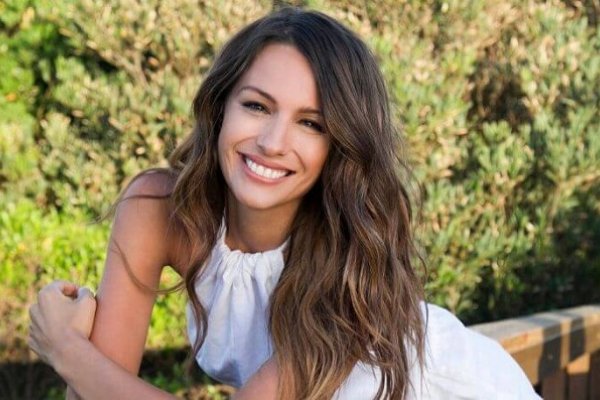 Pampita dio positivo para Covid-19