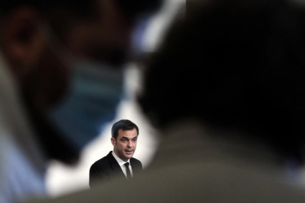 Con la tercera ola se viene el tercer confinamiento en Francia