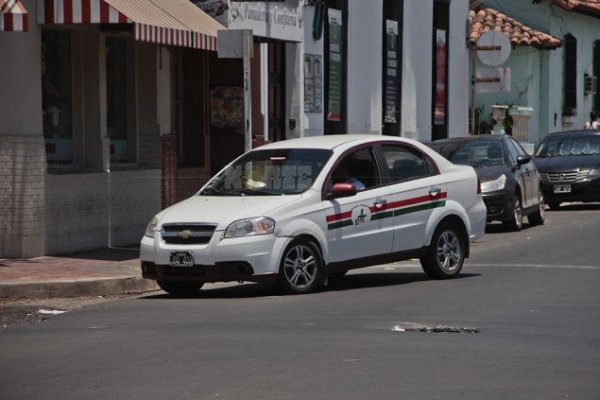 Regresan remises Chaco-Corrientes con un costo de $400