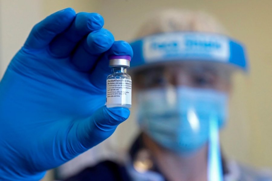 BioNTech se comprometió a entregar más vacunas a la Unión Europea