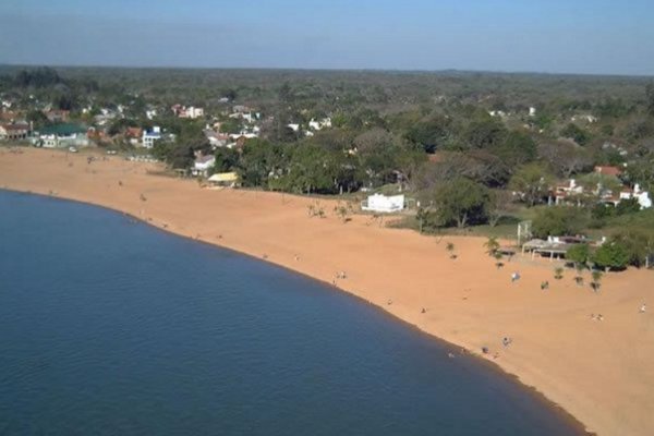 Paso de la Patria otra vez incontrolable en sus playas