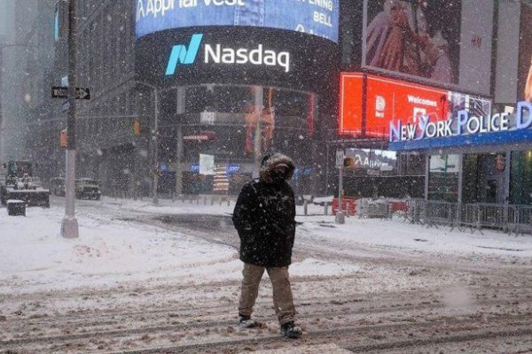 Fuerte tormenta de nieve azota Nueva York: declaran estado de emergencia
