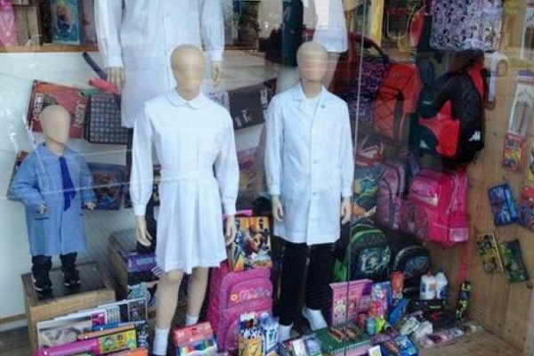 Comerciantes con incertidumbre por la venta de uniformes escolares