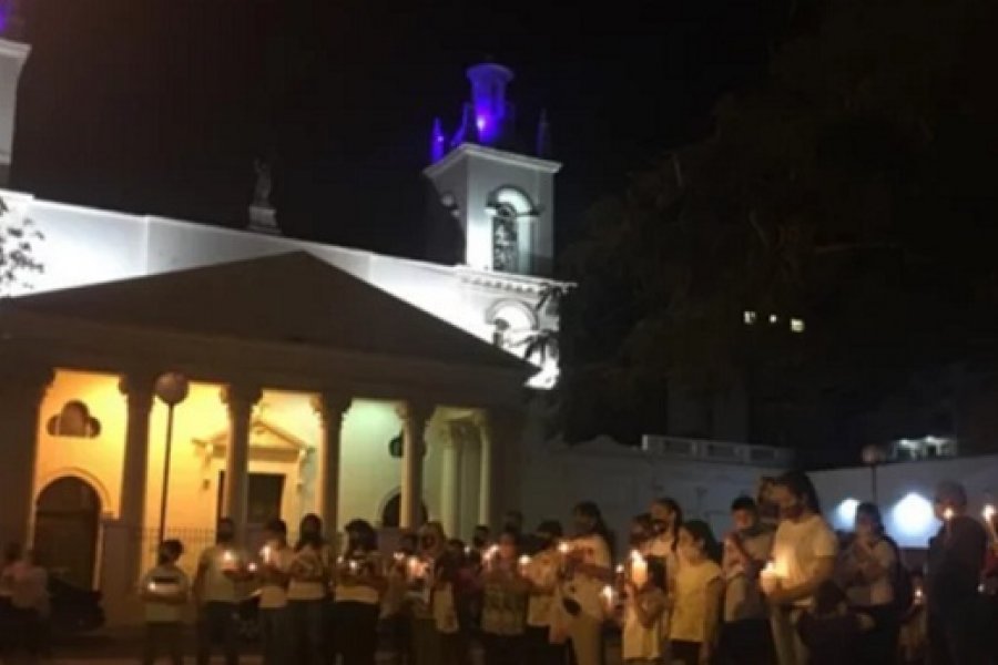 Multitudinario pedido frente a la Catedral: Rezaron por la salud de Nahuel Pedemonte
