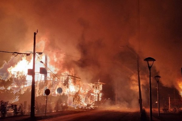 Edificios públicos incendiados en protesta por otro caso de gatillo fácil de Carabineros