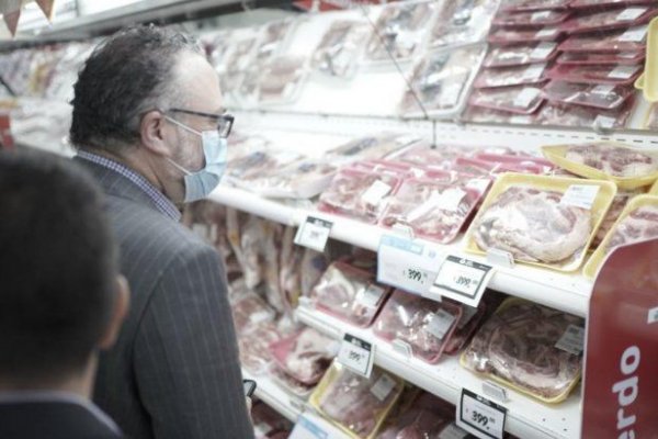 Kulfas y Español supervisaron controles de precios del plan de carnes en supermercados