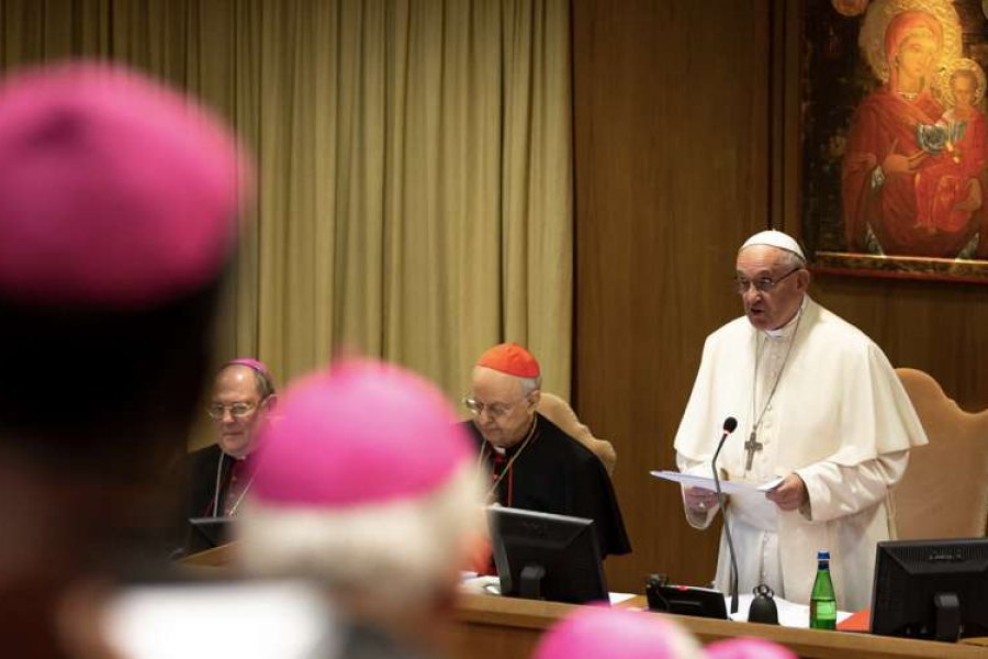 El Papa nombró dos subsecretarios para el Sínodo de los Obispos, entre ellos, una mujer