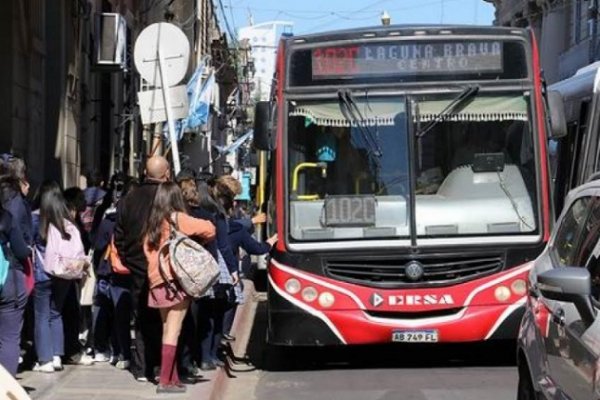 Se normalizó el servicio de colectivos en Corrientes