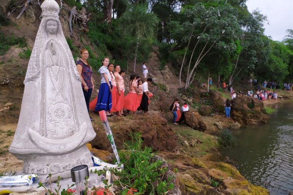 Itatí: repusieron la imagen de la Virgen que fue destrozada