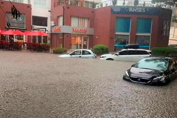 Pinamar, bajo el agua por un fuerte temporal