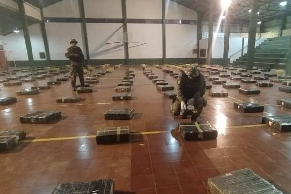 Prefectura secuestró casi nueve toneladas de marihuana en la costa del río Paraná