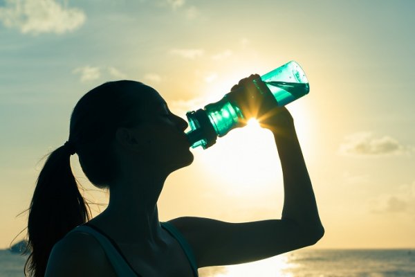 Salud Pública incentiva al consumo constante de agua