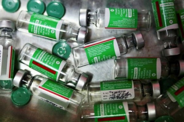 Llegaron al país 580.000 dosis de la vacuna AstraZeneca