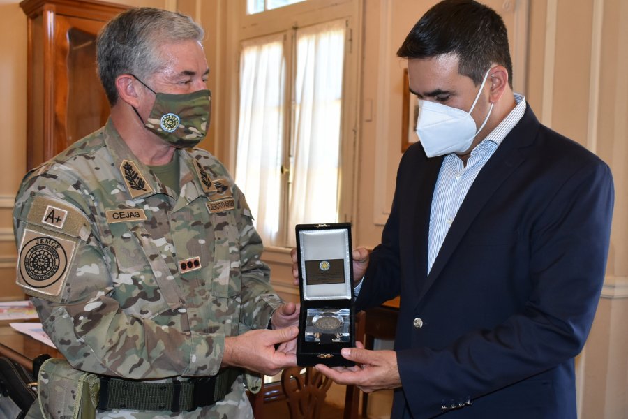 El intendente Irigoyen saludó al Jefe del Estado Mayor General del Ejército