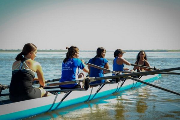 Gran jornada de remo para mujeres