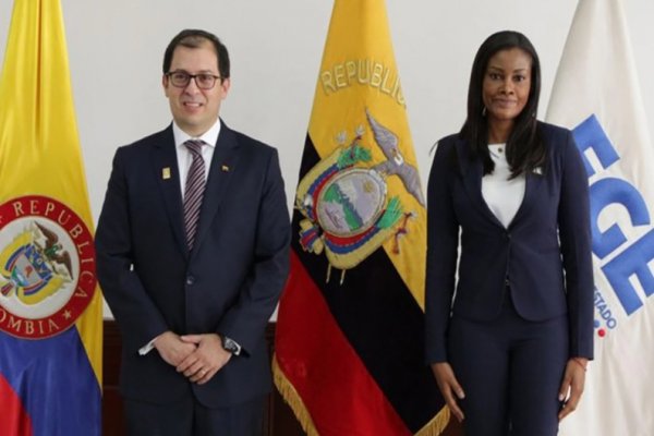 La derecha colombiana se metió de lleno en las elecciones de Ecuador