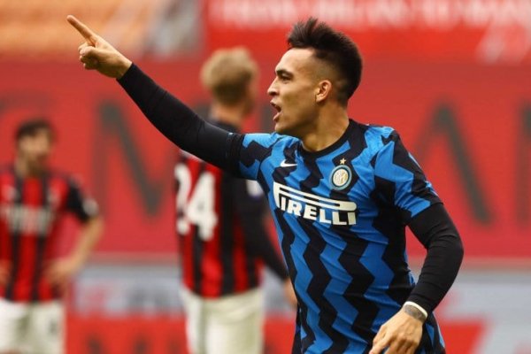 Con un doblete de Lautaro Martínez, Inter goleó a Milan en el derbi