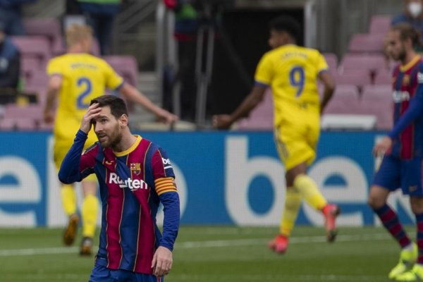 Gol de Messi y empate insólito de Barcelona contra Cádiz