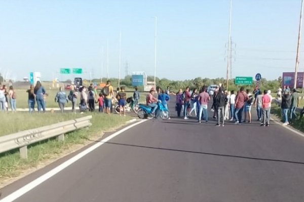 Puente interprovincial cortado por protesta social en el Chaco