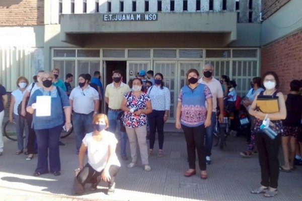 Coronavirus: Docentes no ingresaron a una escuela por falta de desinfección sanitaria