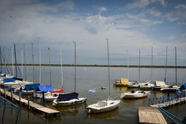 Continúan en marcha los trabajos en la marina