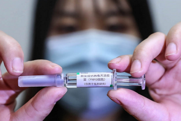 Llega a Beijing el vuelo que traerá un millón de dosis de la vacuna Sinopharm