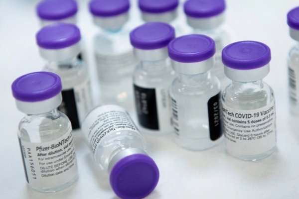 Pfizer prueba una tercera dosis de su vacuna contra el coronavirus