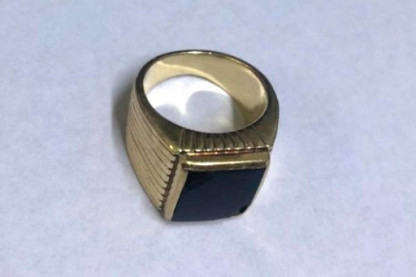 Apareció el anillo de Menem