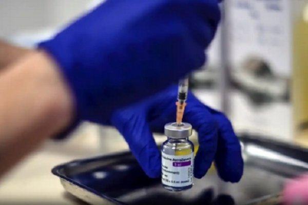 Vacunas: habrá una tercera tanda en Capital para mayores de 65 años