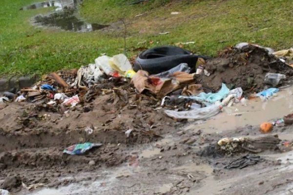 Alerta por basurales en el barrio Cremonte