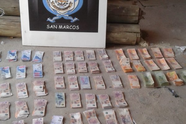 Tras un allanamiento detuvieron a dos personas con cocaína y $200.000