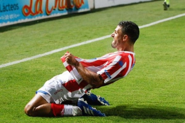 Unión le ganó a Lanús sobre el final