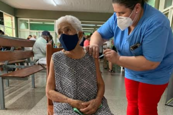 Goya: En plena vacunación a mayores de 65 piden lista de beneficiarios