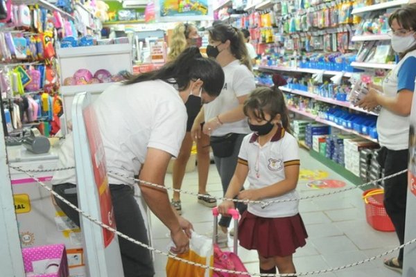 Útiles escolares: Comercios vendieron el 50% menos respecto al 2020