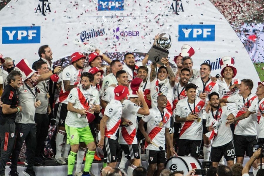 River goleó a Racing y es campeón de la Supercopa Argentina