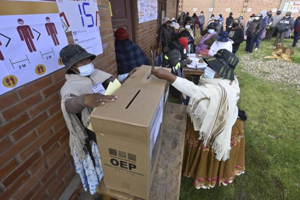 Los bolivianos eligieron autoridades provinciales y municipales con tranquilidad