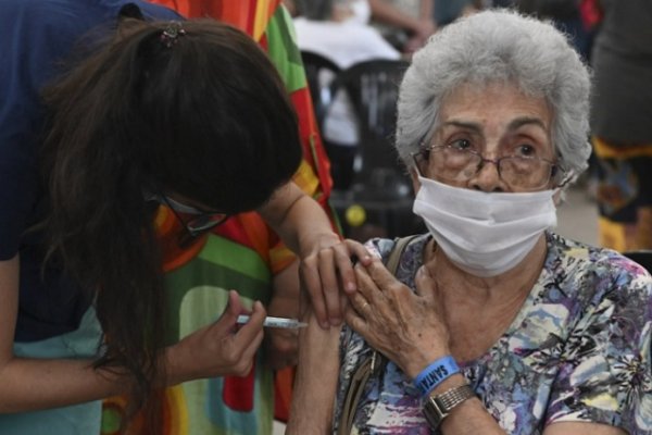 Aumenta el ritmo de vacunación en el país: llegan a casi 200.000 dosis por día