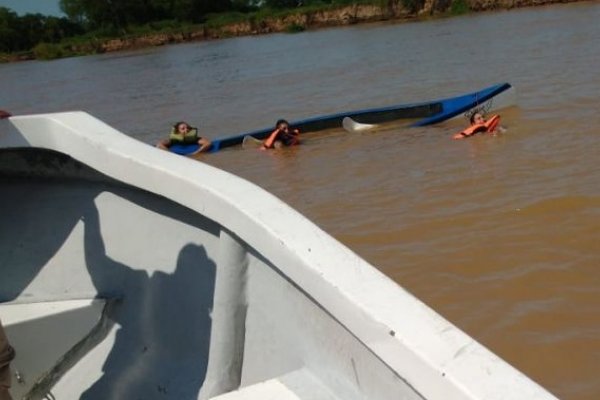 Goya: Dramático rescate de tres jóvenes en el río Paraná