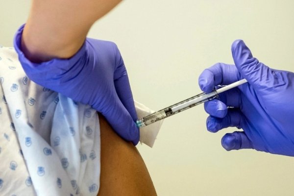Recomiendan aplicar la vacuna de la gripe después de inmunizarse contra la covid-19